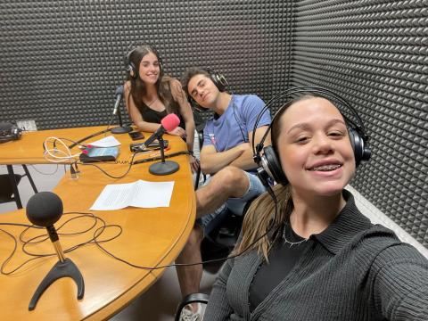 Hoy entrevistamos a Celia López y Marta Gutiérrez, dos estudiantes de Química en Unizar.